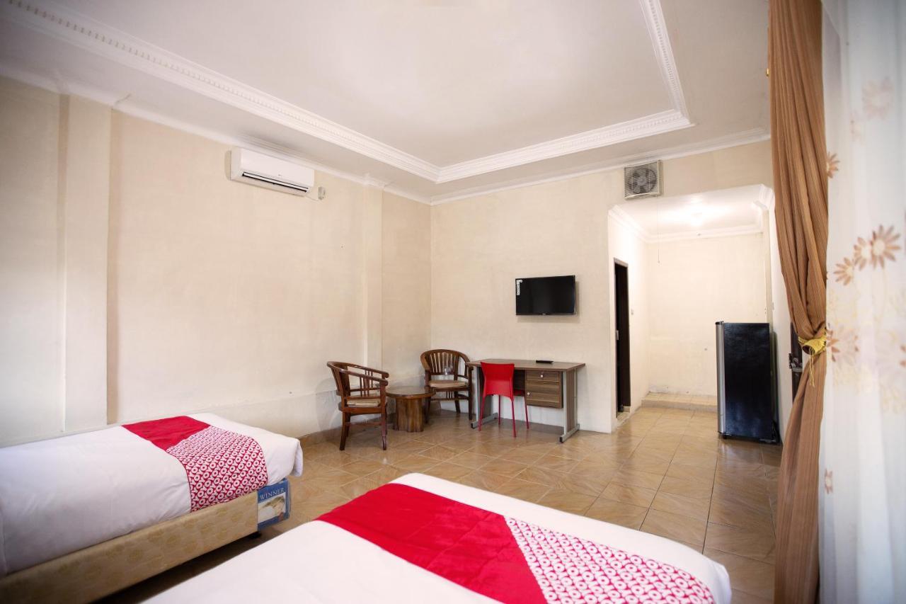 Oyo 3207 Hotel Gracia Бандар-Лампунг Экстерьер фото