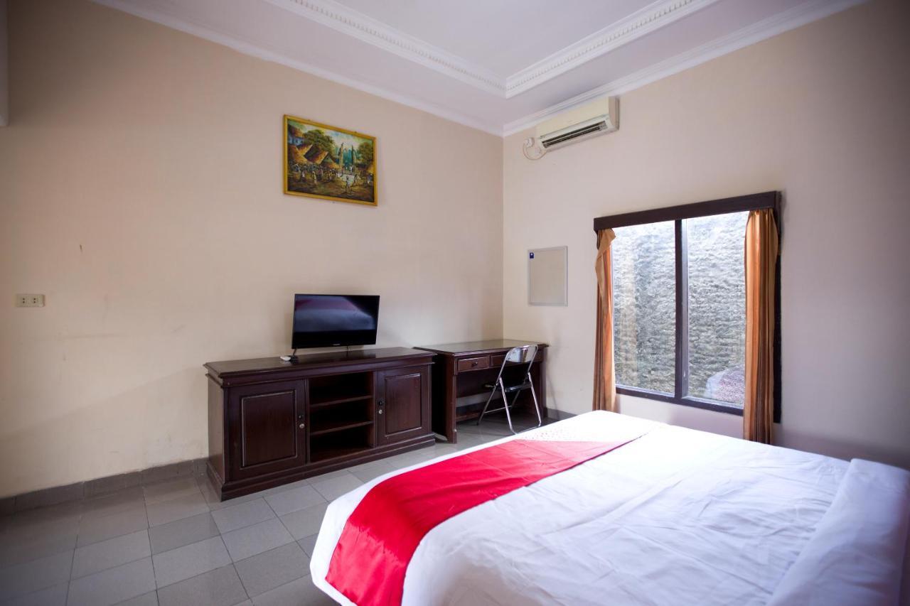 Oyo 3207 Hotel Gracia Бандар-Лампунг Экстерьер фото