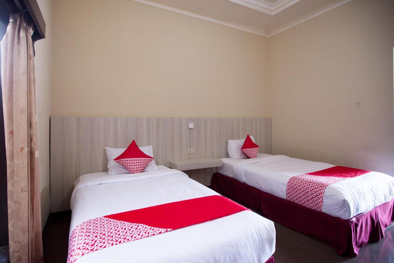 Oyo 3207 Hotel Gracia Бандар-Лампунг Экстерьер фото