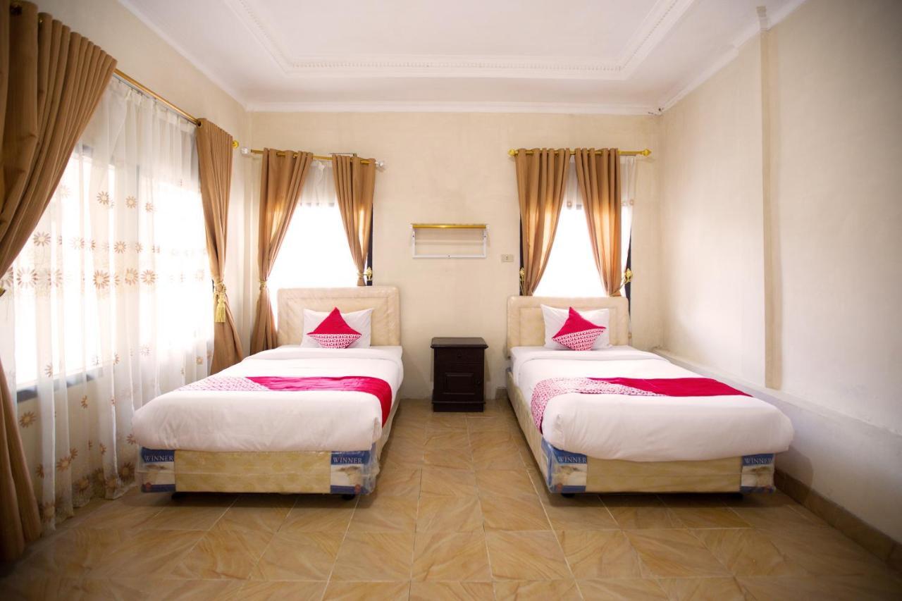 Oyo 3207 Hotel Gracia Бандар-Лампунг Экстерьер фото