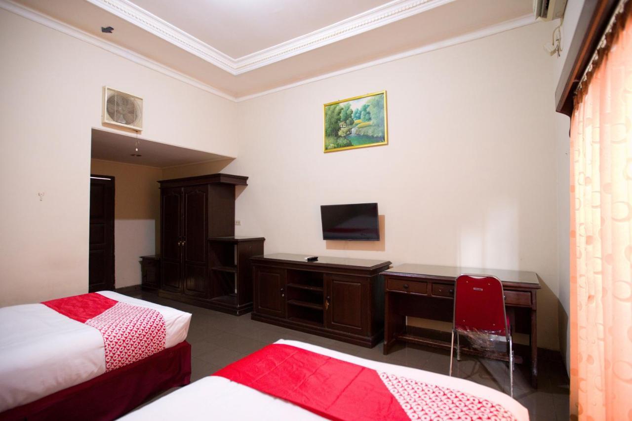 Oyo 3207 Hotel Gracia Бандар-Лампунг Экстерьер фото